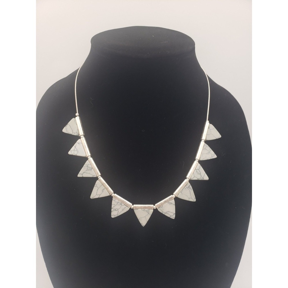 Triangle White Buffalo Stone Boho Style Stone Necklace Womens White Gray 12"